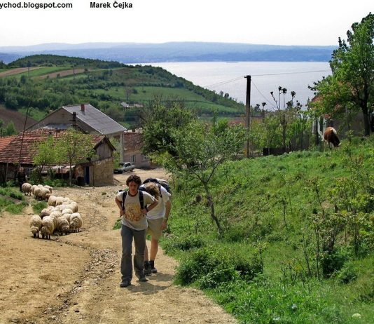 Saracia si bogatia isi dau mana intr-un BANAT al contrastelor