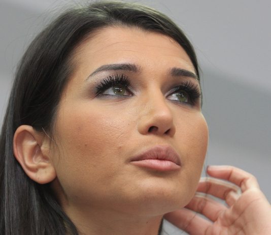 Elena Basescu beneficiara atacurilor electorale. Mezina presedintelui cel mai mediatizat eurocandidat