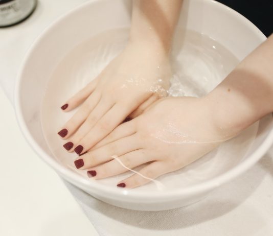 Vă plac manichiurile moderne de tip gel sau cele semipermanente?