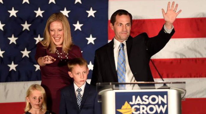 Alegerile legislative adancesc respingerea lui Trump in zonele urbane