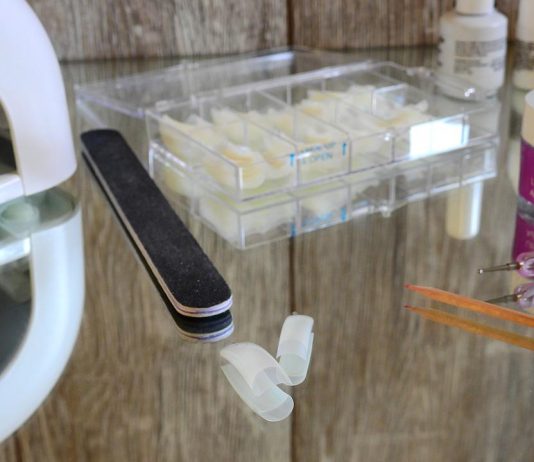 Kit unghii și freza unghii pentru salonul tău de manichiură