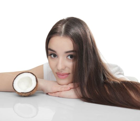5 moduri de a folosi uleiul de cocos pentru un par sanatos