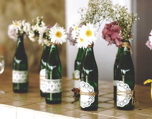 Top 3 idei creative pentru a decora o sticlă