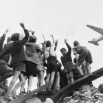 berlin-airlift-gettyimages-514880324.jpg