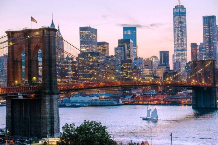 Podul Brooklyn - Top 10 cele mai populare locuri de vizitat din New York