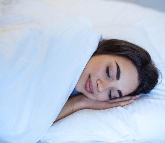 Odihnă profundă, zile reușite: 5 recomandări pentru un somn eficient